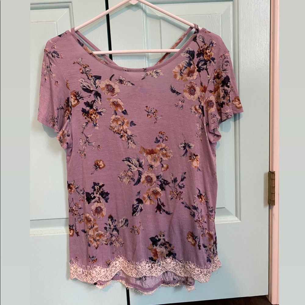 loose fitting floral top with open back